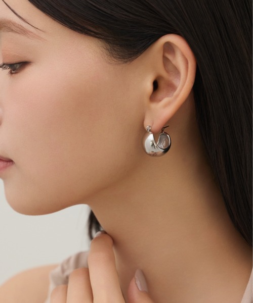 ciite' surgical stainless(シーテサージカルステンレス)の「【 金属アレルギー対応 】 ぷっくりフープピアス サージカルステンレス (両耳用)(ピアス(両耳用)・レディース・ゴールド/シルバー・FREE)」の21枚目の写真