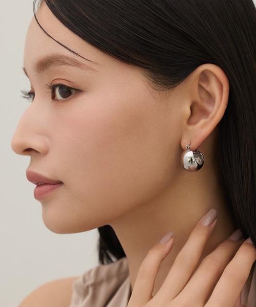 ciite' surgical stainless(シーテサージカルステンレス)の「【 金属アレルギー対応 】 ぷっくりフープピアス サージカルステンレス (両耳用)(ピアス(両耳用)・レディース・ゴールド/シルバー・FREE)」の22枚目の写真