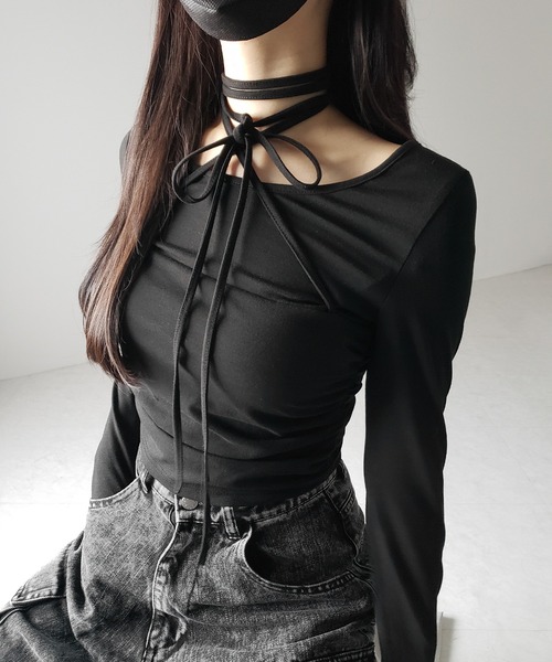 me+em select(ミームセレクト)の「※※【 3color 】クロスストラップロングチョーカーリボントップス / cross strap long choker ribbon tops(Tシャツ/カットソー・レディース・ブラック/グレー/ホワイト・FREE)」の5枚目の写真