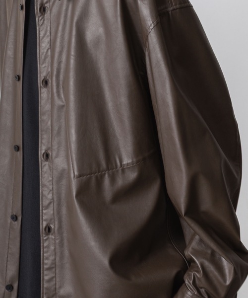 VEIN （ヴェイン）の「シンセティックレザー L/Sシャツ / SYNTHETIC LEATHER L/S SHIRT（シャツ/ブラウス・メンズ・ブラック/ブラウン・1/3/2）」の5枚目の写真