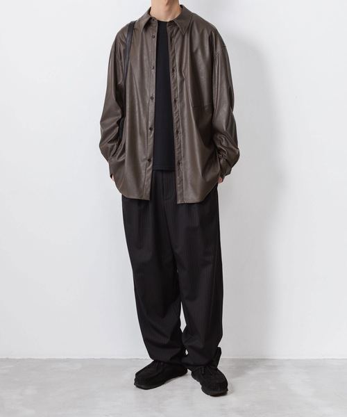 VEIN （ヴェイン）の「シンセティックレザー L/Sシャツ / SYNTHETIC LEATHER L/S SHIRT（シャツ/ブラウス・メンズ・ブラック/ブラウン・1/3/2）」の3枚目の写真