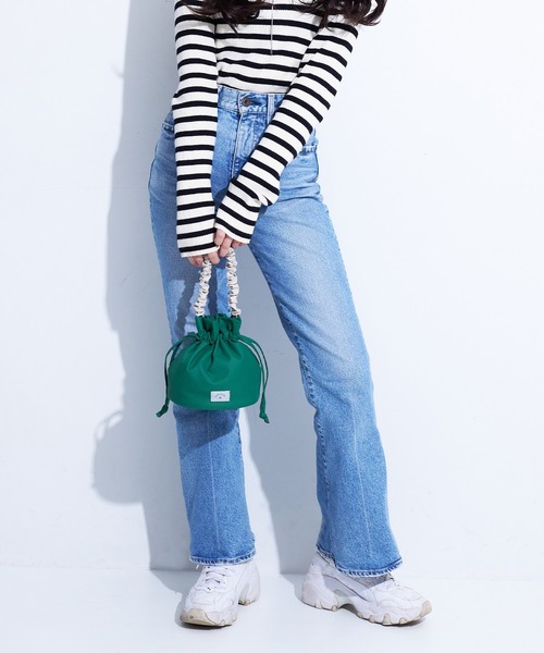 CONVERSE(コンバース)の「【CONVERSE/コンバース】FURILL MINI BAG/フリルミニバッグ/フェイクレザー/コンバース(ハンドバッグ・レディース・イエロー/レッド/グリーン/グレー/ブルー・FREE)」の16枚目の写真