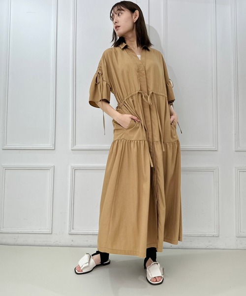 AVIE（アビィ）の「デザインボリュームマキシワンピース（ワンピース・レディース・ブラック/キャメル・38）」の3枚目の写真