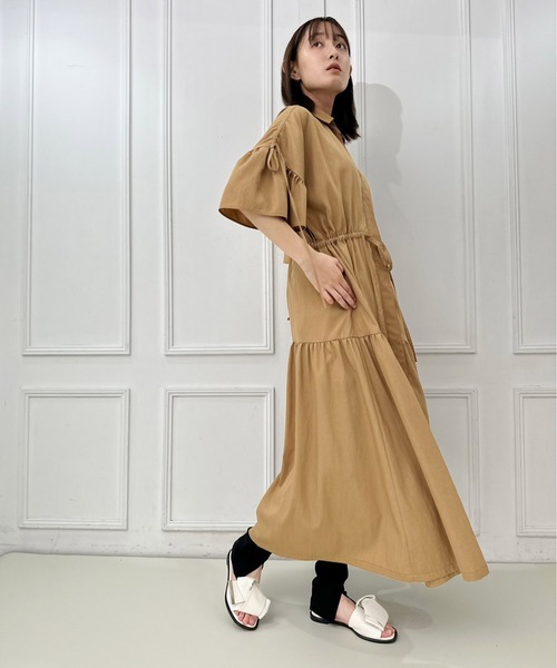 AVIE（アビィ）の「デザインボリュームマキシワンピース（ワンピース・レディース・ブラック/キャメル・38）」の5枚目の写真