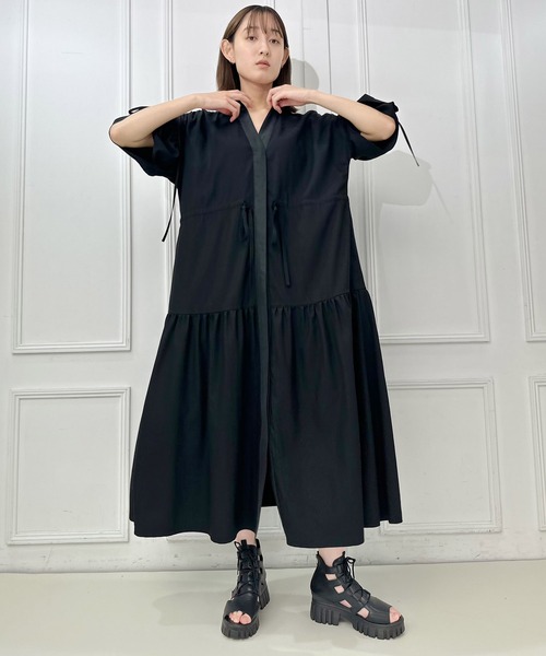 AVIE（アビィ）の「デザインボリュームマキシワンピース（ワンピース・レディース・ブラック/キャメル・38）」の16枚目の写真