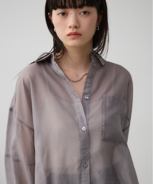 AZUL by moussy（アズールバイマウジー）の「バックスリットシアーオーバーシャツ（シャツ/ブラウス・レディース・ピンク/ホワイト系その他/オフホワイト/グレー/ブラック・FREE）」の5枚目の写真