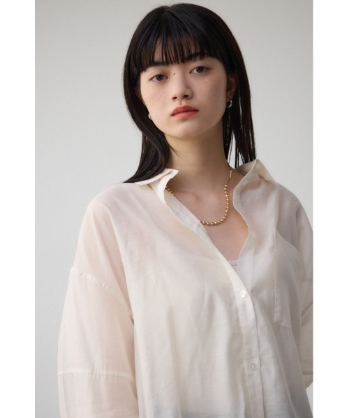 AZUL by moussy（アズールバイマウジー）の「バックスリットシアーオーバーシャツ（シャツ/ブラウス・レディース・ピンク/ホワイト系その他/オフホワイト/グレー/ブラック・FREE）」の6枚目の写真