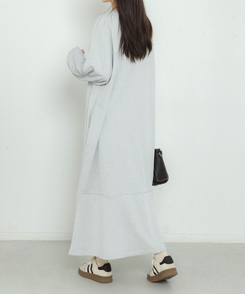 MAISON DE THERESE(メゾン ド テレーズ)の「ビッグシルエットロゴスウェットロングワンピース(ワンピース・レディース・ブラック/グレー/キャメル・FREE)」の20枚目の写真