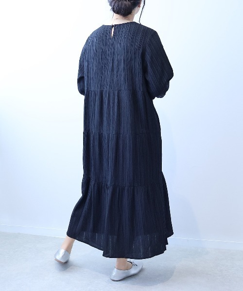 leswel(レスウェル)の「【L~5L 大きいサイズ】カットジャガードティアードワンピース(ワンピース・レディース・ブラック/キャメル・LL/3L/5L/4L/L)」の15枚目の写真