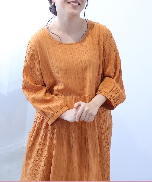 leswel(レスウェル)の「【L~5L 大きいサイズ】カットジャガードティアードワンピース(ワンピース・レディース・ブラック/キャメル・LL/3L/5L/4L/L)」の12枚目の写真
