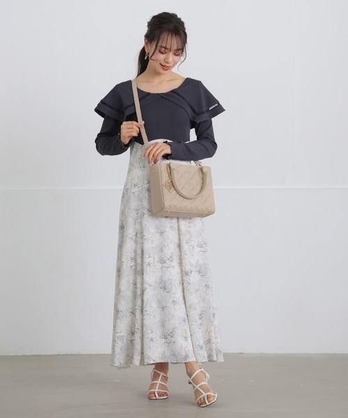 ALTROSE(アルトローズ)の「【500mlペットボトル収納可】2way ショルダーバッグ トート キルティング ロゴチャーム付き ガル(ショルダーバッグ・レディース・ブラック/アイボリー/ベージュ・FREE)」の21枚目の写真