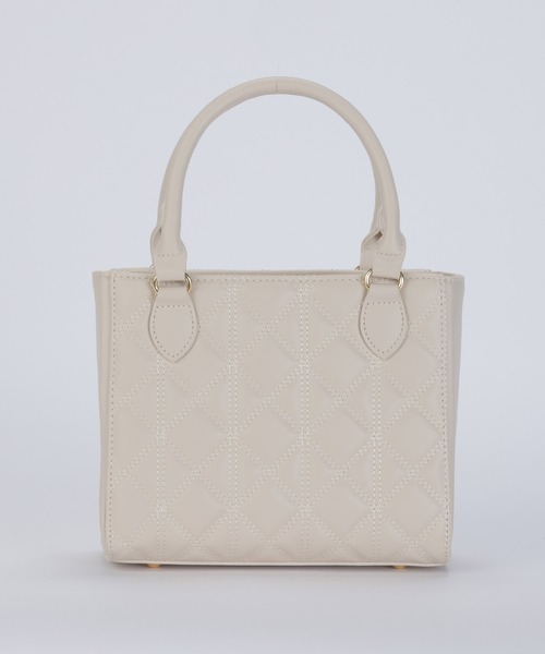 ALTROSE(アルトローズ)の「【500mlペットボトル収納可】2way ショルダーバッグ トート キルティング ロゴチャーム付き ガル(ショルダーバッグ・レディース・ブラック/アイボリー/ベージュ・FREE)」の19枚目の写真