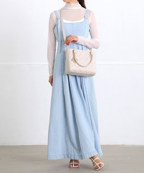 ALTROSE(アルトローズ)の「【500mlペットボトル収納可】2way ショルダーバッグ トート キルティング ロゴチャーム付き ガル(ショルダーバッグ・レディース・ブラック/アイボリー/ベージュ・FREE)」の12枚目の写真