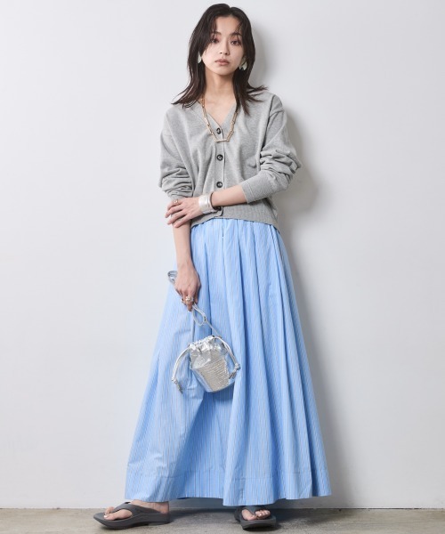 CHIC STYLE（シックスタイル）の「綿100％タックマキシスカート＜大きいサイズ有＞シックスタイル（スカート・レディース・ネイビー/ベージュ系/ブルー系・LL/L/M/5L/4L/3L）」の4枚目の写真