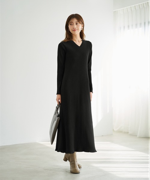 STYLE DELI（スタイルデリ）の「リブ編みVネックロングワンピース（ワンピース・レディース・ネイビー/ブラック/ダークブラウン・SMALL/MEDIUM）」の12枚目の写真
