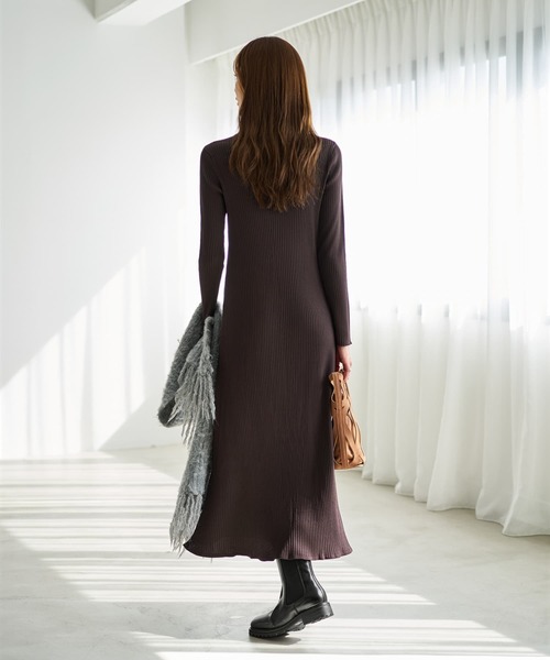 リブ編みVネックロングワンピース（ワンピース）｜STYLE DELI