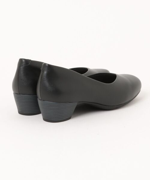 BRUNCH(ブランチ)の「Vカットスクエアトゥパンプス(BT-613)(パンプス・レディース・ブラック・22.5cm/23.0cm/23.5cm/24.0cm/24.5cm)」の3枚目の写真