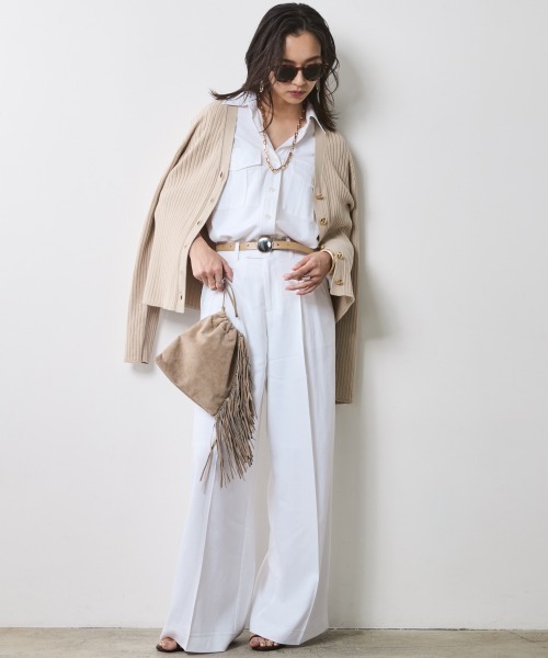 CHIC STYLE(シックスタイル)の「綿100%ワイドリブVネックニットカーディガン<大きいサイズ有>シックスタイル(カーディガン/ボレロ・レディース・ブラック/オフホワイト/ベージュ・5L/4L/3L/LL/L/M)」の6枚目の写真