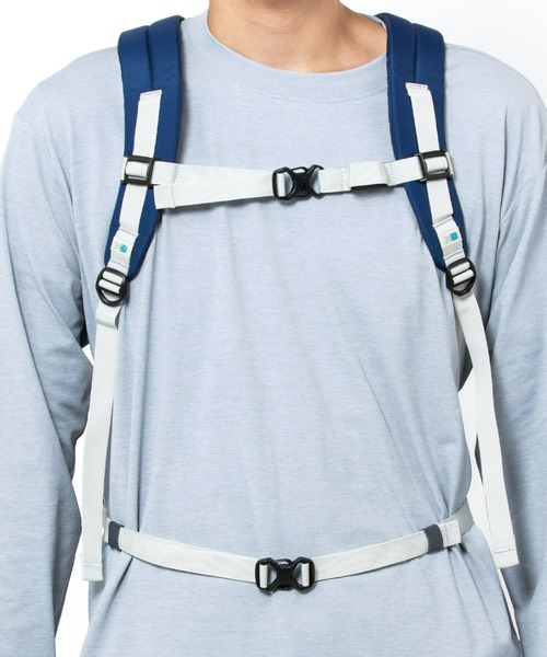 karrimor(カリマー)の「tatra 20(バックパック/リュック・メンズ・チャコールグレー/アイボリー/ブラック/ネイビー・FREE)」の13枚目の写真
