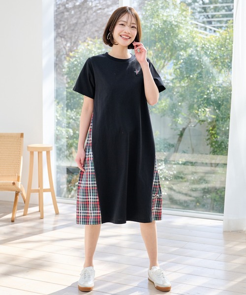 Arnold Palmer(アーノルドパーマー)の「スターモチーフ ワンピース(ワンピース・レディース・ブラック/グリーン/ベージュ・S/M/L)」の2枚目の写真