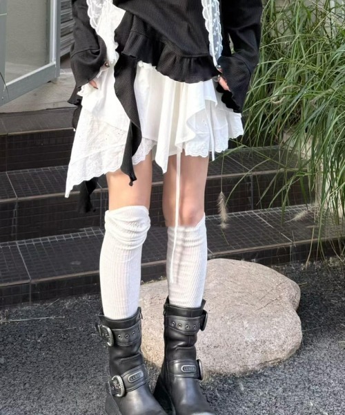 gossip!ロサンゼルス(ゴシップロサンゼルス)の「Y2K 個性 ティアードフリルミニスカート(スカート・レディース・ホワイト・FREE)」の3枚目の写真