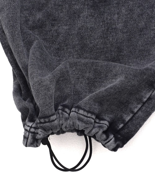 Revo.（レボ）の「グランジ加工 ワンポイント ロゴ刺繍 ダブルタック 裏毛 スウェットパンツ（スウェットパンツ・メンズ・スモークピンク/チャコール/オフホワイト/ブラウン・L/M）」の13枚目の写真