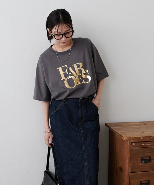 DISCOAT（ディスコート）の「【WEB限定】ヒビワレロゴ箔プリントTシャツ《ユニセックス》（Tシャツ/カットソー・レディース・チャコールグレー/オフホワイト・FREE/SMALL）」の7枚目の写真