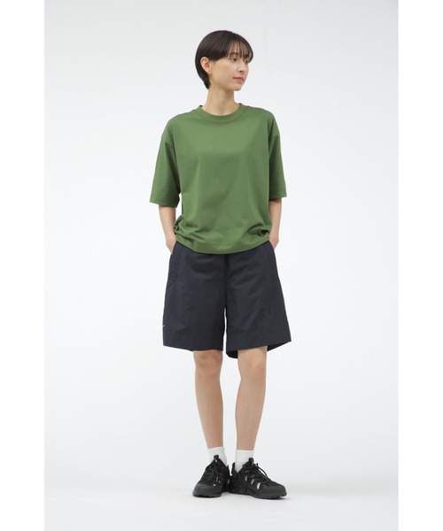 MARGARET HOWELL（マーガレットハウエル）の「COTTON POLYESTER JERSEY TOP（Tシャツ/カットソー・レディース・ホワイト/グリーン/ブラック・2）」の13枚目の写真