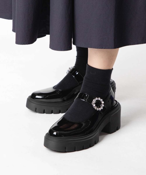 STUART WEITZMAN(スチュアートワイツマン)の「STUART WEITZMAN SOHO GEM MARY JANE SLINGBACK スチュアート・ワイツマン ソーホー メリージェーン スリングバック バレエシューズ(サンダル・レディース・ブラック・37.5/37/36/36.5/35.5)」の1枚目の写真