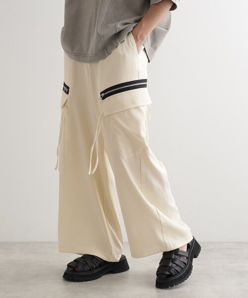 tk.TAKEO KIKUCHI（ティーケータケオキクチ）の「AラインサイドZIPカーゴパンツ（カーゴパンツ・メンズ・ブラック/オフホワイト/チャコールグレー・02/03）」の5枚目の写真