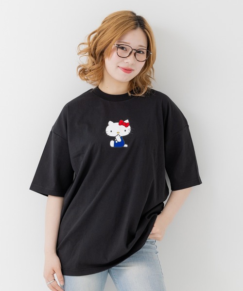 sanrio（サンリオ）の「〈サンリオ〉ハローキティ/半袖Tシャツ（Tシャツ/カットソー・レディース・ホワイト/ブラック・S/M/L）」の2枚目の写真