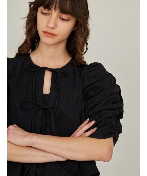 【オフホワイト】ギャザースリーブブラウス styling/（スタイリング）の「【販路限定カラーあり】【セットアップ