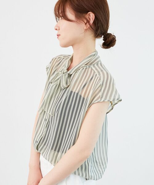 le.coeur blanc（ルクールブラン）の「《手洗い可能》楊柳シアーストライプボウタイブラウス（シャツ/ブラウス・レディース・グレー系その他/ブルー系その他3・38）」の18枚目の写真