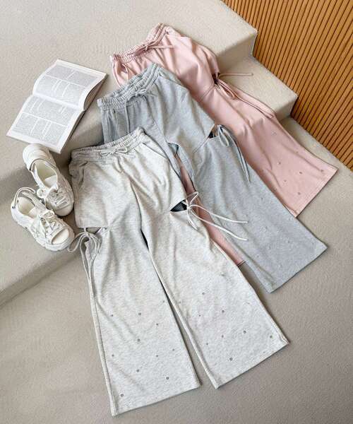 MAJESTIC LEGON(マジェスティックレゴン)の「スリットビジュースウェットパンツ(スウェットパンツ・レディース・オートミール/ピンク/グレー・MEDIUM/SMALL)」の1枚目の写真