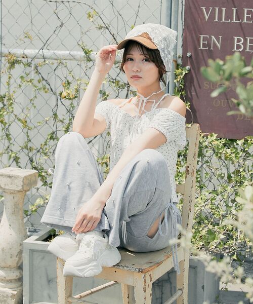 MAJESTIC LEGON(マジェスティックレゴン)の「スリットビジュースウェットパンツ(スウェットパンツ・レディース・オートミール/ピンク/グレー・MEDIUM/SMALL)」の2枚目の写真