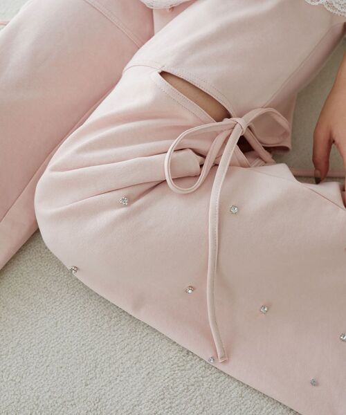 MAJESTIC LEGON(マジェスティックレゴン)の「スリットビジュースウェットパンツ(スウェットパンツ・レディース・オートミール/ピンク/グレー・MEDIUM/SMALL)」の3枚目の写真