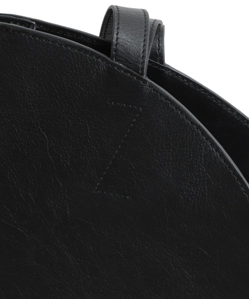 YArKA（ヤーカ）の「【YArKA/ヤーカ】real leather lace up boston bag [lumm] / リアルレザーレースアップデザインボストンバッグ（ボストンバッグ・レディース・ブラック・FREE）」の8枚目の写真