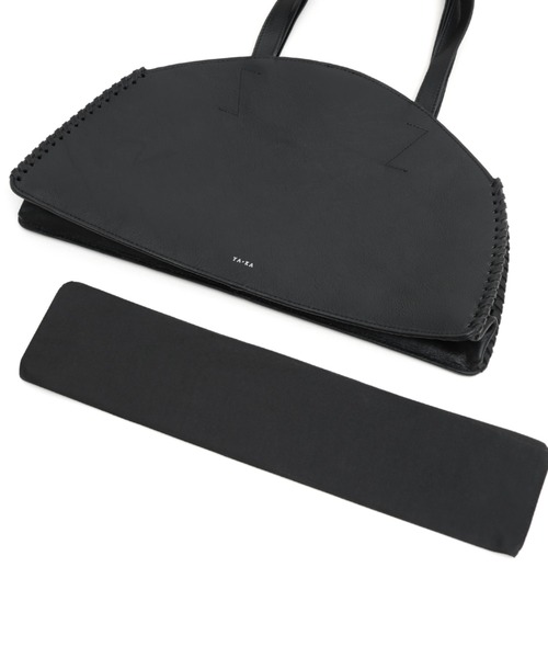 YArKA（ヤーカ）の「【YArKA/ヤーカ】real leather lace up boston bag [lumm] / リアルレザーレースアップデザインボストンバッグ（ボストンバッグ・レディース・ブラック・FREE）」の11枚目の写真