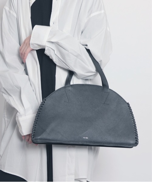YArKA（ヤーカ）の「【YArKA/ヤーカ】real leather lace up boston bag [lumm] / リアルレザーレースアップデザインボストンバッグ（ボストンバッグ・レディース・ブラック・FREE）」の13枚目の写真