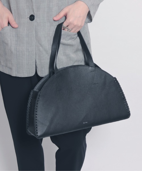 YArKA（ヤーカ）の「【YArKA/ヤーカ】real leather lace up boston bag [lumm] / リアルレザーレースアップデザインボストンバッグ（ボストンバッグ・レディース・ブラック・FREE）」の19枚目の写真