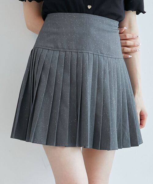 MAJESTIC LEGON(マジェスティックレゴン)の「キラキラプリーツスカート(スカート・レディース・キャメル/グレー/ネイビー・MEDIUM)」の16枚目の写真