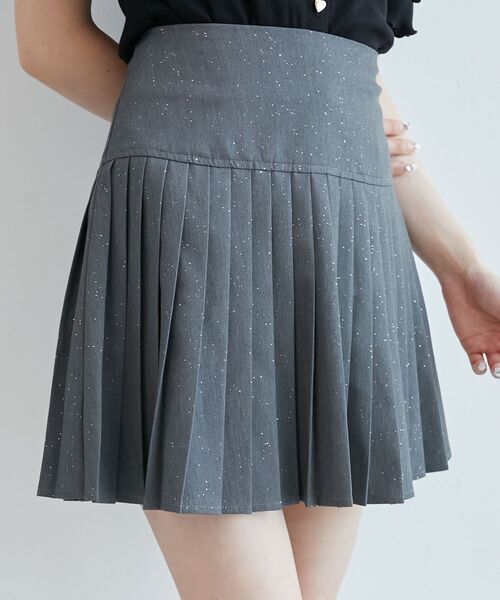MAJESTIC LEGON(マジェスティックレゴン)の「キラキラプリーツスカート(スカート・レディース・キャメル/グレー/ネイビー・MEDIUM)」の17枚目の写真