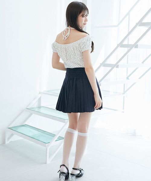 MAJESTIC LEGON(マジェスティックレゴン)の「キラキラプリーツスカート(スカート・レディース・キャメル/グレー/ネイビー・MEDIUM)」の22枚目の写真