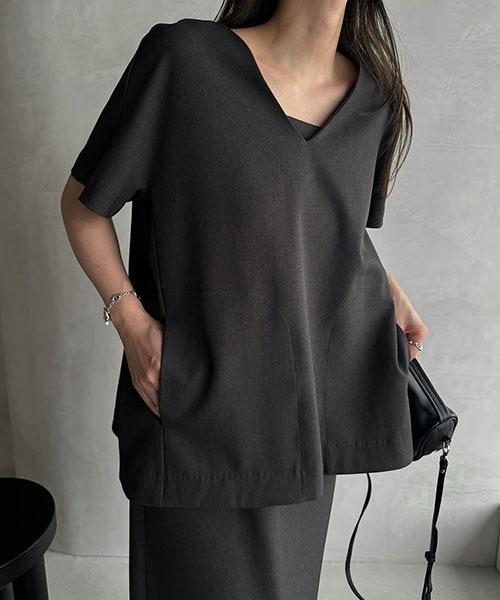 WILLFULLY（ウィルフリー）の「pocket design constructive kaftan tops（その他トップス・レディース・ブラック/チャコールグレー/ベージュ系その他・FREE）」の3枚目の写真
