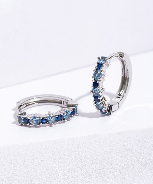 yu-ka(ユーカ)の「YU-KA:ジルコニアラインフープピアス zirconia line hoop pierce(ピアス(両耳用)・レディース・シルバー/シルバー系その他/ゴールド/ゴールド系その他・FREE)」の3枚目の写真