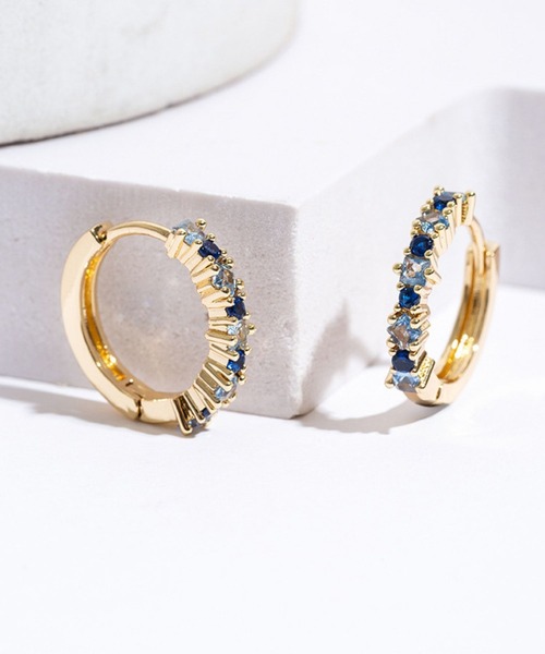 yu-ka(ユーカ)の「YU-KA:ジルコニアラインフープピアス zirconia line hoop pierce(ピアス(両耳用)・レディース・シルバー/シルバー系その他/ゴールド/ゴールド系その他・FREE)」の4枚目の写真