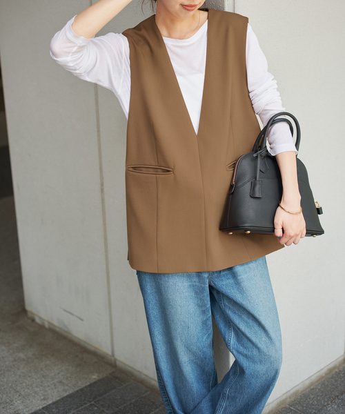 Spick & Span（スピックアンドスパン）の「TWカルゼVネックベスト（ベスト・レディース・ブラック/キャメル・36/38）」の14枚目の写真