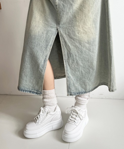 Shoes in Closet（シューズインクローゼット）の「+7.5㎝ 厚底 プラットフォーム インヒール サイドジップ スニーカー5951（スニーカー・レディース・ブラック×ブラック/ホワイト・LL/S/M/L）」の8枚目の写真