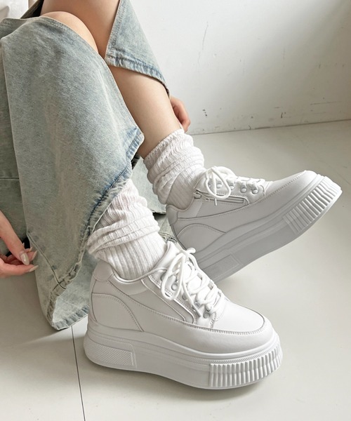 Shoes in Closet（シューズインクローゼット）の「+7.5㎝ 厚底 プラットフォーム インヒール サイドジップ スニーカー5951（スニーカー・レディース・ブラック×ブラック/ホワイト・LL/S/M/L）」の5枚目の写真