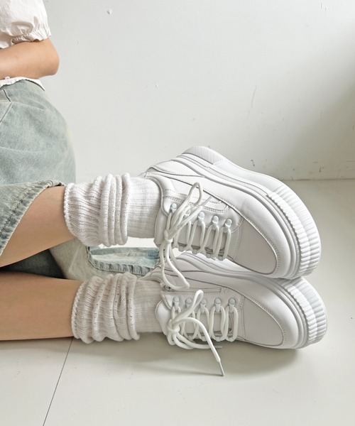Shoes in Closet（シューズインクローゼット）の「+7.5㎝ 厚底 プラットフォーム インヒール サイドジップ スニーカー5951（スニーカー・レディース・ブラック×ブラック/ホワイト・LL/S/M/L）」の10枚目の写真